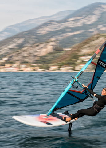 Windsurfing & Foiling