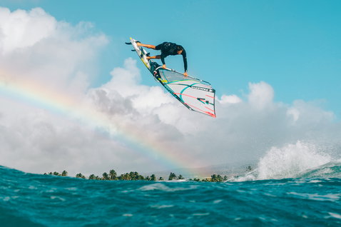 Fanatic FreeWave TeXtreme windsurf board during wave riding in tropical ocean