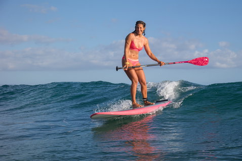 Duotone Diamond pagaie SUP réglable 6,75 pouces lors du stand up paddle en mer en rose corail