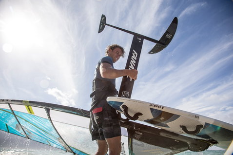 Fanatic Flow Foil 1250 windsurf foil during foil windsurfing on the ocean, sunny day
