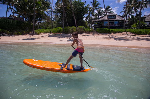 Duotone SUP Ripper Pure verstellbares 3-teiliges Paddel beim Stand-Up-Paddeln in tropischer Lagune