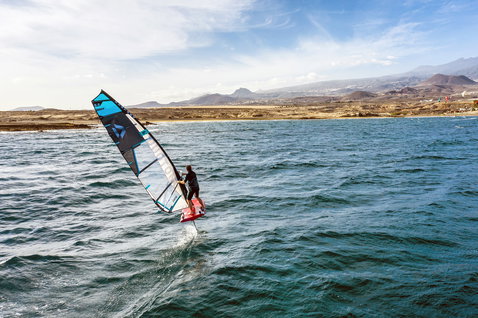 Fanatic Falcon Foil TE windsurf foilboard during foiling on the ocean at a coastal bay