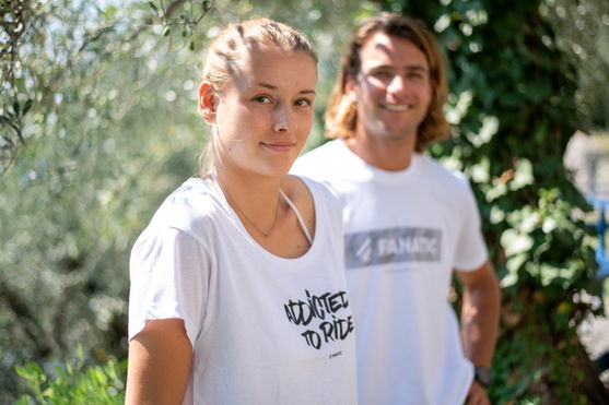 Fanatic_Windsurfing_Tee-SS-Addicted-Woman_Action-Shots_3