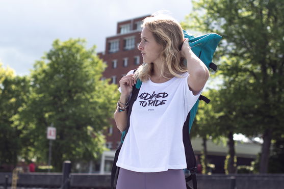 Fanatic_Windsurfing_Tee-SS-Addicted-Woman_Action-Shots_4