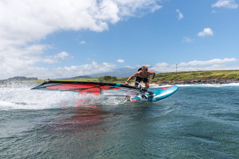 Fanatic FreeWave TE wave windsurf board during wave windsurfing on the ocean