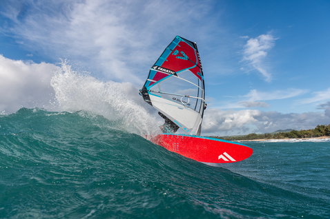 Fanatic FreeWave TE windsurf board during wave riding in the ocean