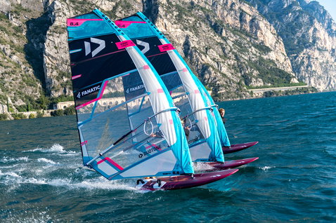 Fanatic Falcon TE slalom windsurf board during racing on Lake Garda with Duotone 8.4 m² sail
