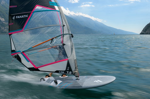 Fanatic Jag LTD windsurf slalom board during windsurfing on Lake Garda