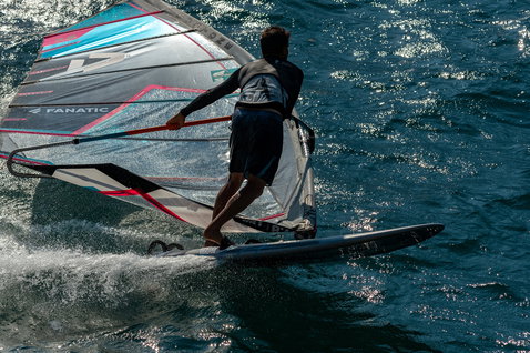 Fanatic Jag LTD slalom windsurf board during windsurfing on Lake Garda