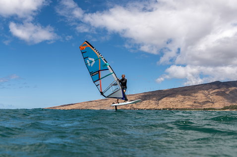Fanatic Stingray HRS windsurf foil board during wind foiling on the ocean
