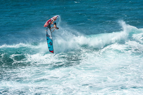 Fanatic Grip TE wave windsurf board during wave riding on the ocean