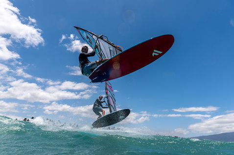 Fanatic FreeWave TE windsurf board during wave riding on the ocean