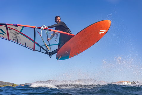 Fanatic Skate TE freestyle windsurf board during freestyle windsurfing on the ocean