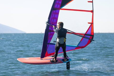 Fanatic Falcon Lightwind foil windsurf board 159 during foiling on the bay