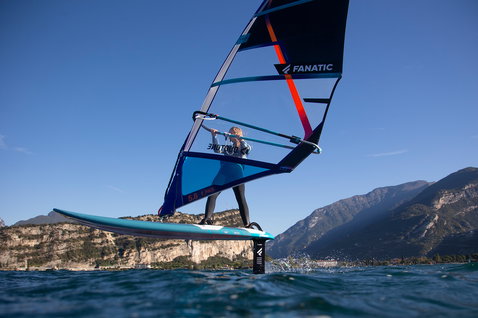 Fanatic Gecko Foil LTD windsurf foil board 135L during foiling on an alpine lake