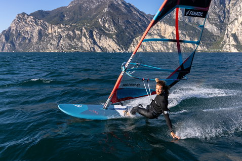 Fanatic Gecko Foil LTD windsurf board 135L during windsurfing on a mountain lake