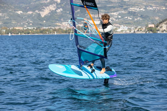 Fanatic_X_Aero-Free-Range-AL-3.0-WS_Action-Shots_1