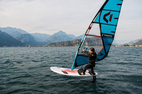 Fanatic Gecko Foil HRS windsurf foil board 135L during windsurfing on an alpine lake
